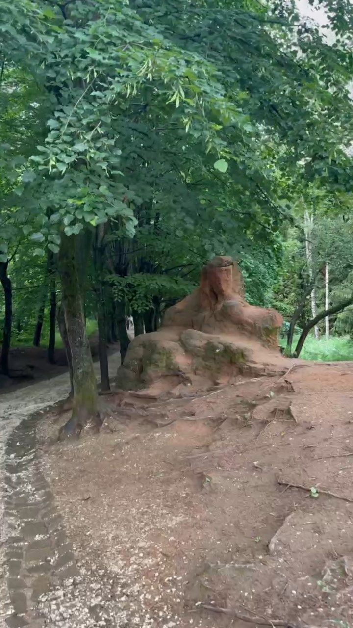 Прогулка по Кисловодскому парку - белочки, курортная атмосфера и загадочный Камень Змея