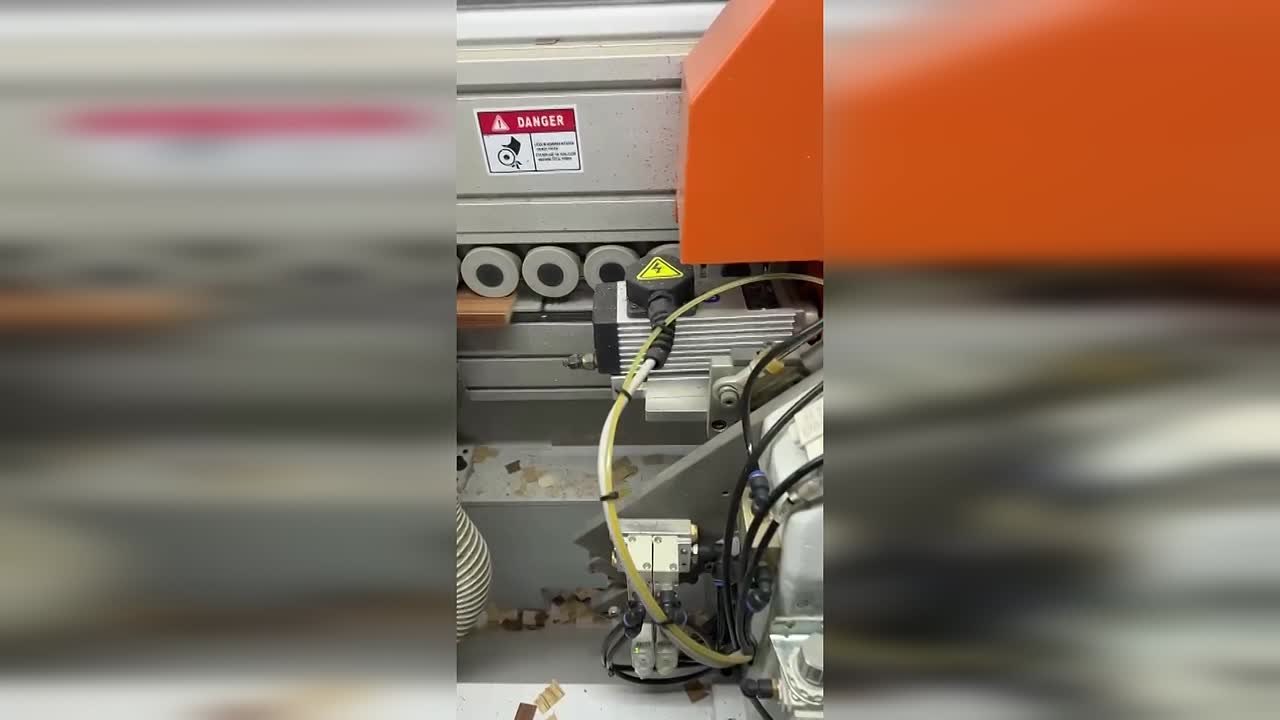 Автоматический кромкооблицовочный станок Excitech Automatic 536 UHQLP БУ смотреть онлайн
