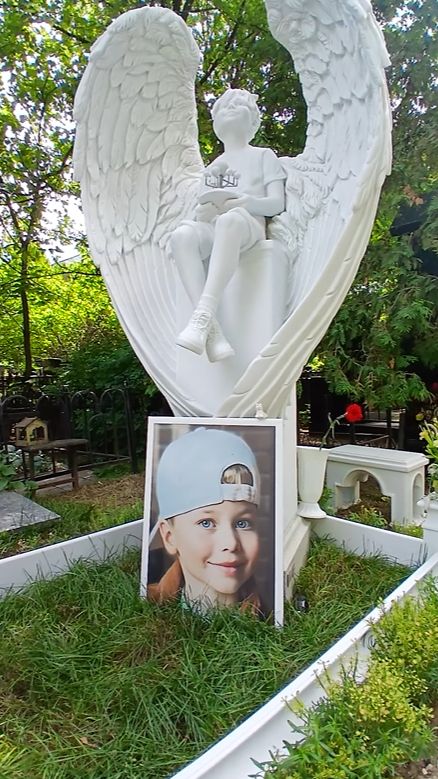 Могила 7-летнего Коленьки Каганского