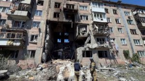 ‼️🇷🇺🇺🇦 Враг атаковал пятиэтажку в Горловке, обрушился целый подъезд, погибли люди
