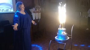 «Каравай» - красивый торт и песня на юбилей Нины