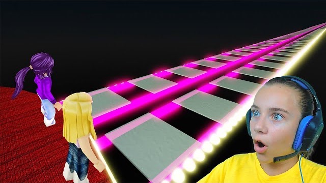 ИГРА В КАЛЬМАРА СТЕКЛЯННЫЙ МОСТ Squid Game Roblox смотреть онлайн