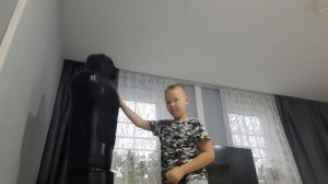 самые крутые комбинации ударов ногами