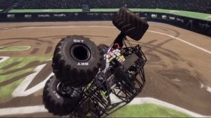 Монстр Траки. Трюки машин. Перевороты. Игра Monster Jam Steel Titans 2