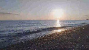 мамин помощник на море, а про контент не забывает😁