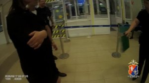 Жительница Сургута за пьяный дебош в местном аэропорту проведёт ближайшие 10 суток под арестом