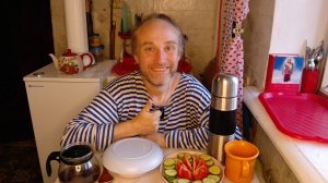 Обед с котями. Мы будем закупать бензин за бугром. Мукбанг. Обжор. Еда на камеру. Диета. Шизофрения.