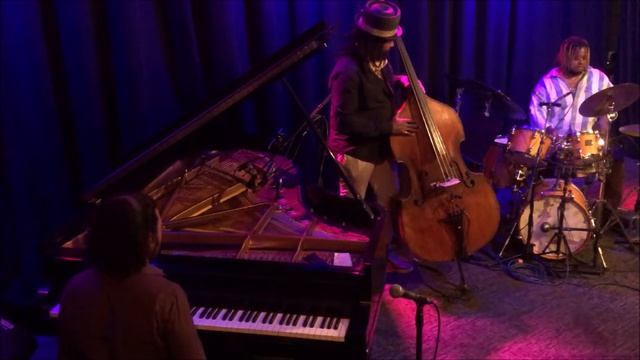 Re-Stream： Emmet Cohen Trio - Live at Dazzle Denver смотреть онлайн