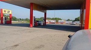 а у нас с бензином заправка без очередей