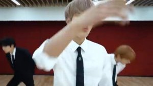 Stray Kids
God's Menu Dance Practice Video
