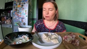 Мукбанг/Пельмени мясо картофельные/Салат огурцы помидоры/Сделала кератин.
