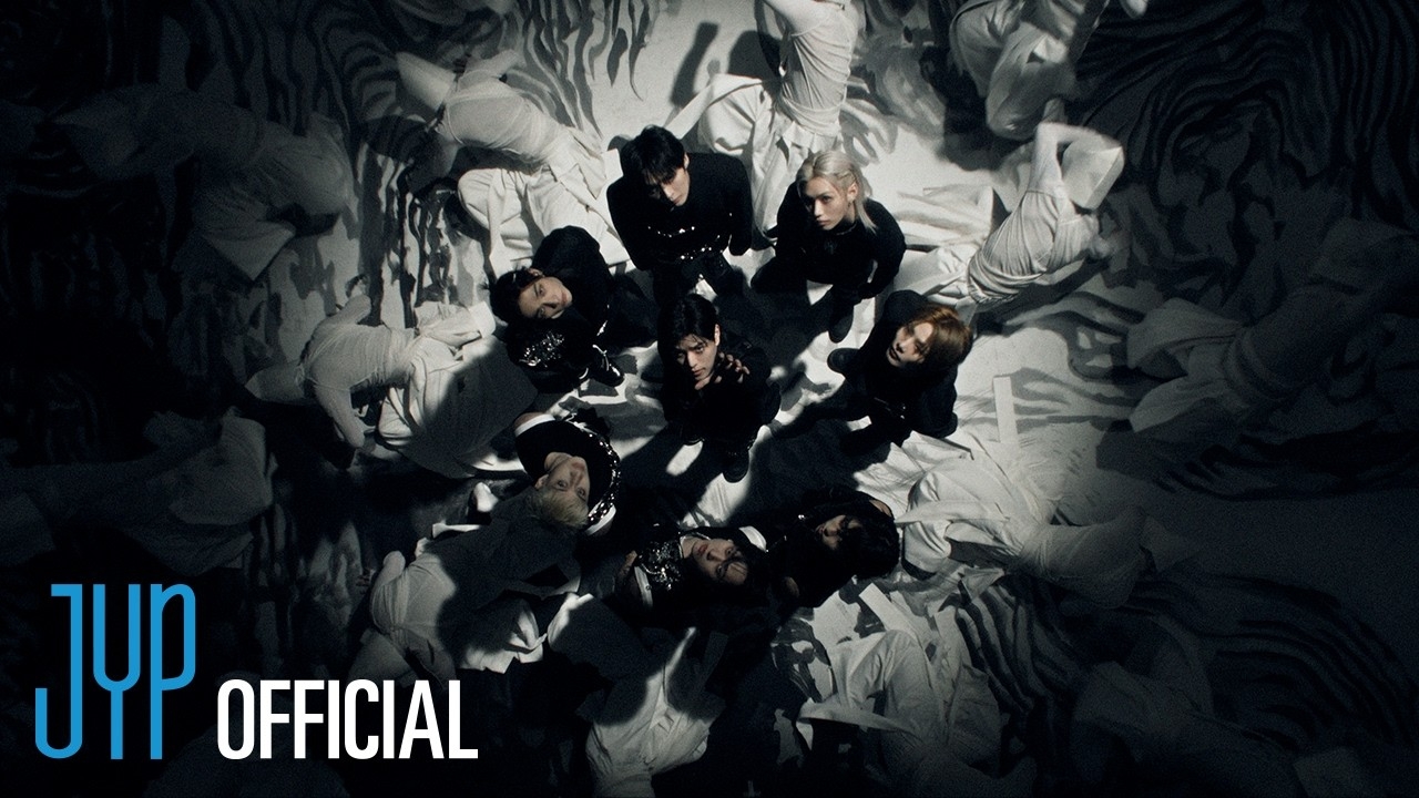Stray Kids "RUN IT" M/V смотреть онлайн