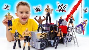 Влад и Ники занимаются спортом вместе с игрушками WWE и становятся сильнее