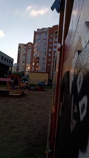 Залез на стену
