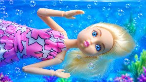 Показ коллекции у бассейна: Барби упала в воду с телефоном! Что делать? 📱🏊 | Для детей
