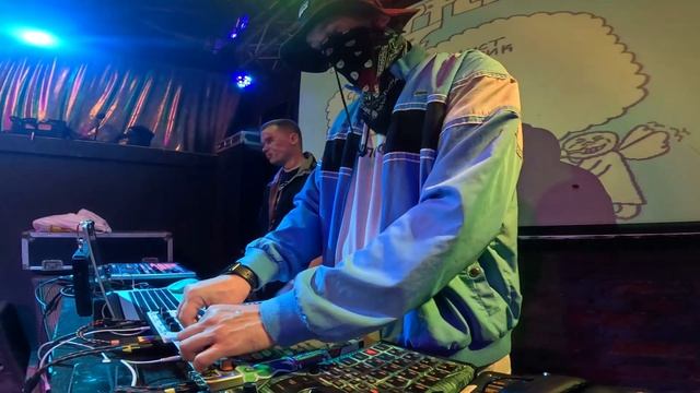 ROMA LA B2B ПОВАРСТОП - LO-FI HIP-HOP LIVE SET смотреть онлайн