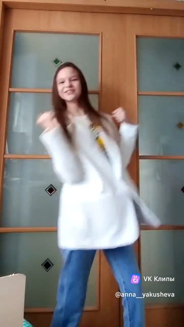 "Ты слышишь, но не слушаешь меня, ты смотришь мне в глаза, но мы на разных полюсах..."