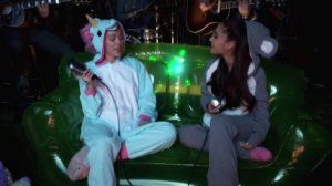 Miley Cyrus & Ariana Grande - Don't Dream It's Over (2015)