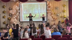 Танцевали с подругой в школьном лагере на конкурсе талант!!!😍🥰😘🥳🤩⭐