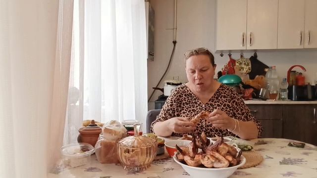 СВАРИЛА ВАРЕНЬЕ 🍓СОБИРАЮ СУМКИ. смотреть онлайн