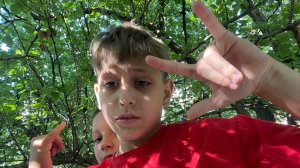 Лазием с другом по дереву