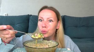 Мукбанг от Янусика настоящая летняя еда Окрошка на квасе. Еда вкуснота.