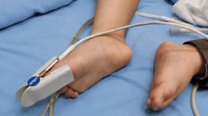 В сургутской травматологии спасают четверых детей после падения из окон
