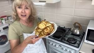 На завтрак оладушки// глажка белья// а что надеть//🤷