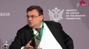 Юридический форум в Петербурге в этом году проходит под девизом «Время быть в праве».