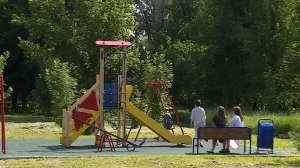 Безопасную детскую площадку построили в Грачёвском округе