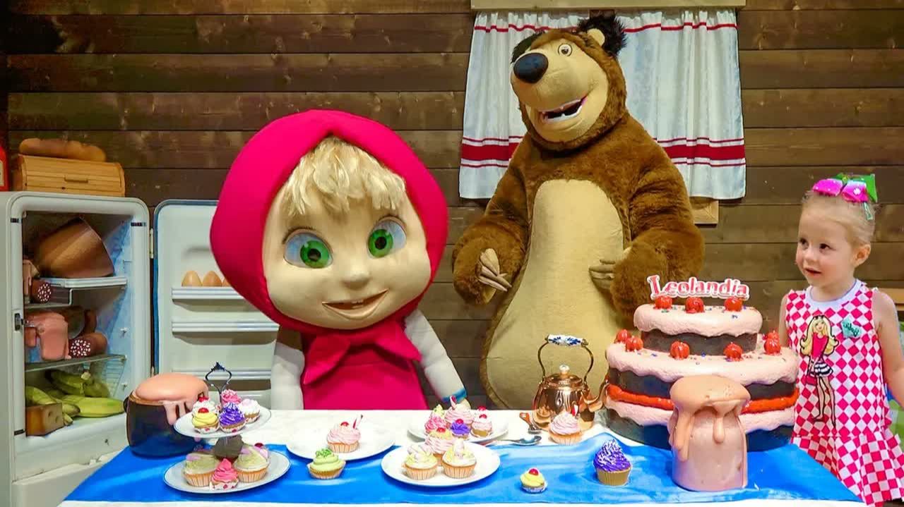 Парк развлечений героев мультика Маша и Медведь / amusement theme park for children смотреть онлайн