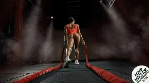 🔥 Спортивная девушка тянет канаты | Эпическая силовая тренировка! 💪