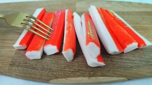 Уж очень вкусный салат на праздничный стол! Готовится за 5 минут и съедается сразу!