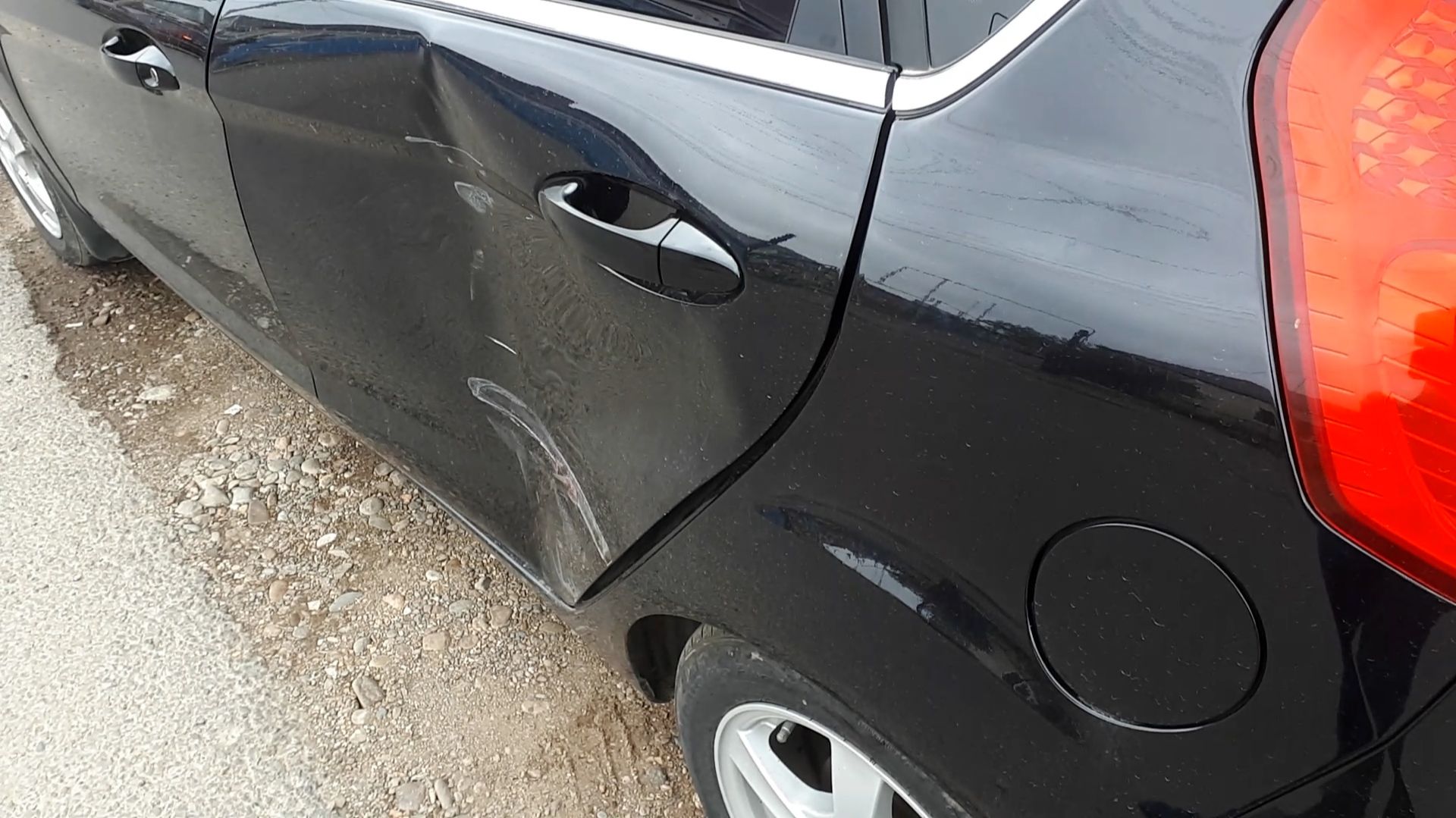 Ford Fiesta. Рихтовка кривой двери кривыми руками