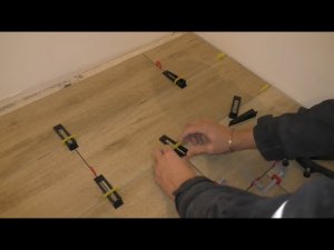 Новыи помощник для быстрои укладки ДЛИННОИ ПЛИТКИ НА пол  Плитка под дерево легко!