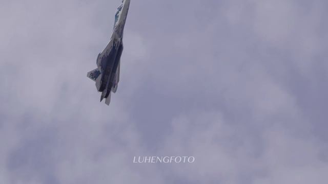 Su-57 crazy flying demonstration at ZhuHai Airshow 2024 смотреть онлайн