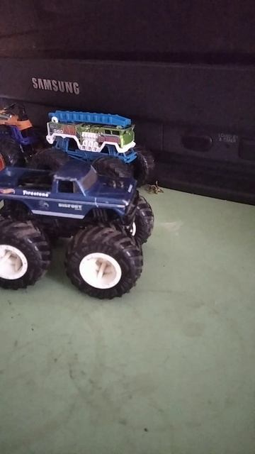 Как заводится BIGFOOT | Hot Wheels monster trucks | Monster jam.