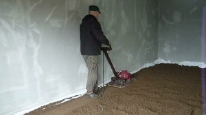 Укладываем тротуарную плитку на пол в гараже