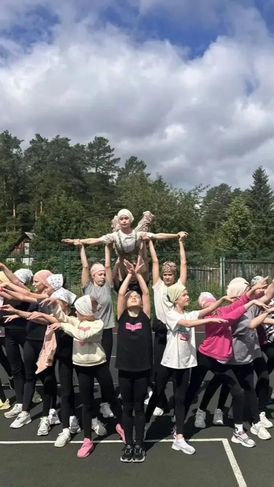 Утро начинается с пробежки и зарядки в танцевальном лагере от ХШ "Русский балет" Екатеринбург
