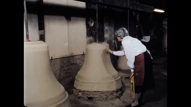 Вот так когда-то изготавливали все церковные колокола смотреть онлайн