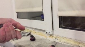 Как открыть детский замок на окне без ключа