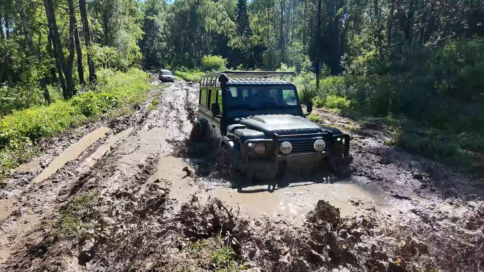 Жара, грязь и легенды: DEFENDER, PAJERO, PATROL, TANK 300 и др. на Калужском тракте.