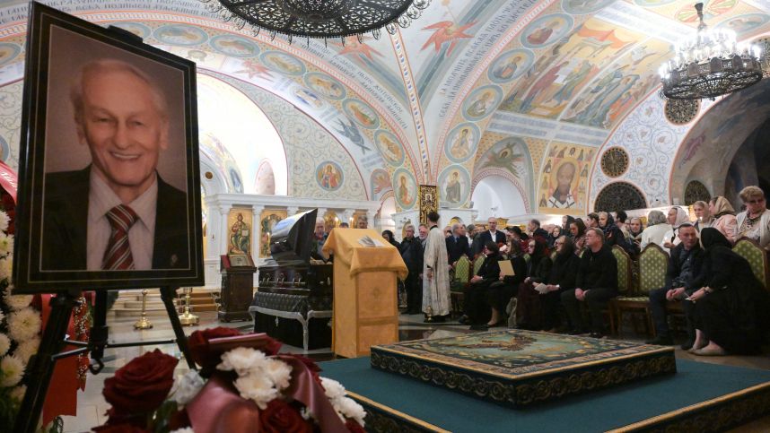 В Москве простились с актером и поэтом-песенником Михаилом Ножкиным смотреть онлайн