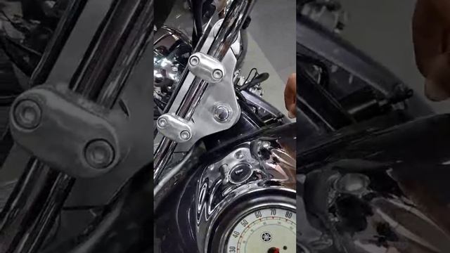 YAMAHA V STAR 1100 SILVERADO (2004) смотреть онлайн