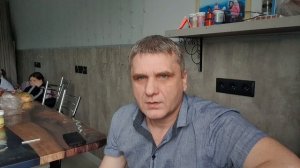 Надо что-то с этим делать,  так дальше жить нельзя...