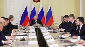 Путин провел совещание по вопросам развития авиации