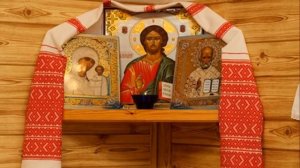 Какую икону повесить над входной дверью в квартире