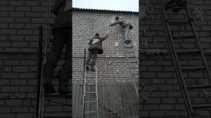 Утеплитель Пеноизол в стены фасада здания, дома, помещения Утепление воздушной прослойки пенопластом