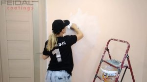 Способ нанесения декоративной краски с эффектом блеска.