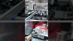 Гибкая автоматическая линия на базе интеллектуальных кромкооблицовочных станков Nanxing NB10 Smart